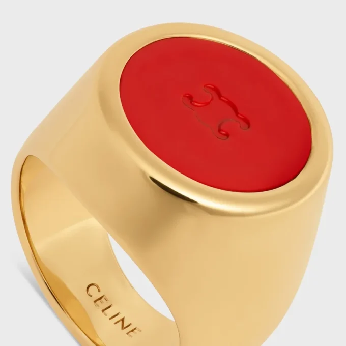 Anello con sigillo Triomphe in vernice e ottone con finitura dorata Anello con sigillo Triomphe in vernice e ottone con finitura dorata
