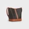 Borsa a secchiello media in Triomphe Canvas e pelle di vitello Borsa a secchiello media in Triomphe Canvas e pelle di vitello