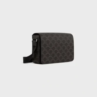 Borsa a tracolla con patta in Triomphe Canvas e pelle di vitello