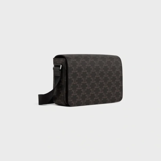 Borsa a tracolla con patta in Triomphe Canvas e pelle di vitello