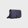 Borsa a tracolla Folco piccola in Triomphe Canvas e pelle di vitello Borsa a tracolla Folco piccola in Triomphe Canvas e pelle di vitello
