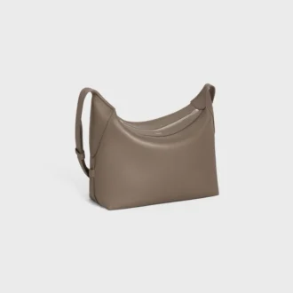 Borsa a tracolla Harry in pelle di vitello martellata