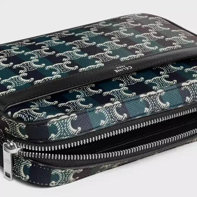Borsa a tracolla piccola in Triomphe Canvas a righe e pelle di vitello
