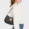 Borsa Ava Triomphe media in Triomphe Canvas e pelle di vitello Borsa Ava Triomphe media in Triomphe Canvas e pelle di vitello