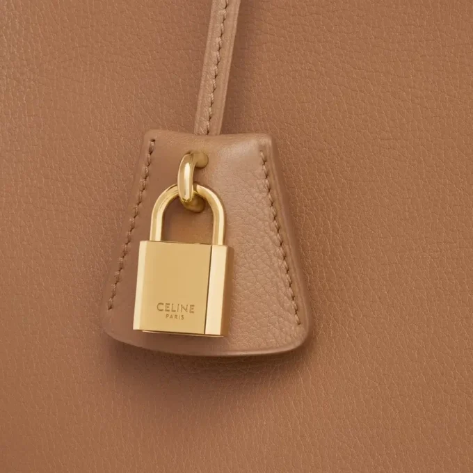 Borsa CELINE Conti in morbida pelle di vitello martellata