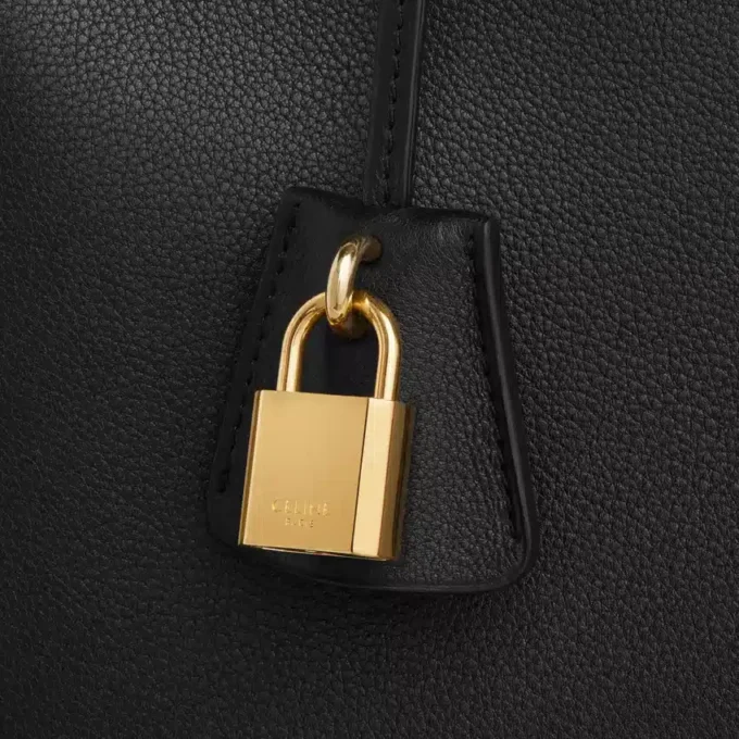 Borsa Celine Conti Teen in morbida pelle di vitello martellata Borsa Celine Conti Teen in morbida pelle di vitello martellata