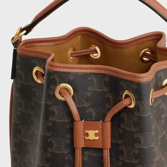 Borsa Clara in Triomphe Canvas e pelle di vitello