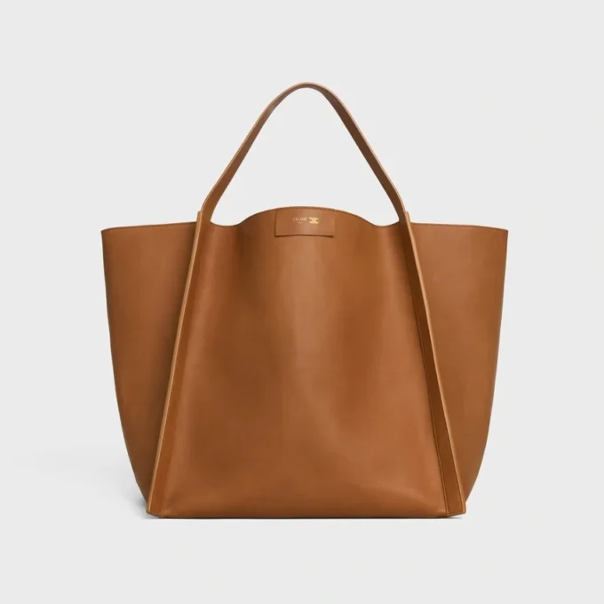 Borsa cubica media in morbida pelle di vitello