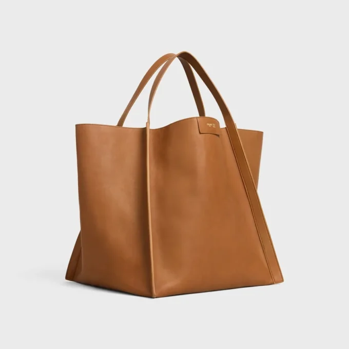 Borsa cubica media in morbida pelle di vitello