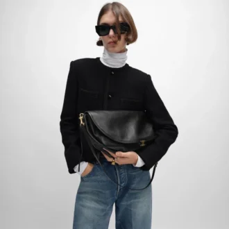 Borsa Halfmoon Soft Triomphe in morbida pelle di agnello lucida