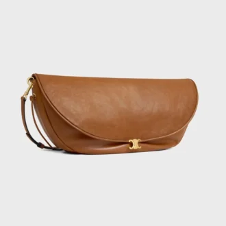 Borsa Halfmoon Soft Triomphe in morbida pelle di agnello lucida