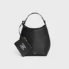 Borsa Hobo piccola in morbida pelle di vitello liscia Borsa Hobo piccola in morbida pelle di vitello liscia