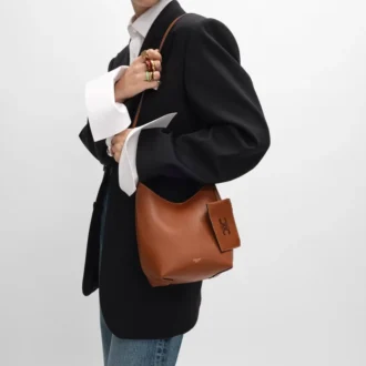 Borsa Hobo piccola in morbida pelle di vitello liscia