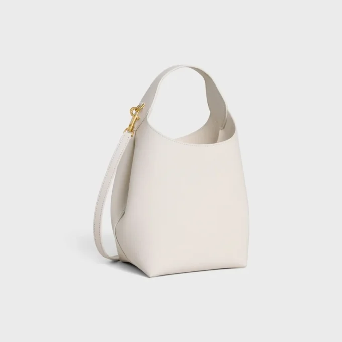 Borsa Hobo piccola in morbida pelle di vitello liscia Borsa Hobo piccola in morbida pelle di vitello liscia