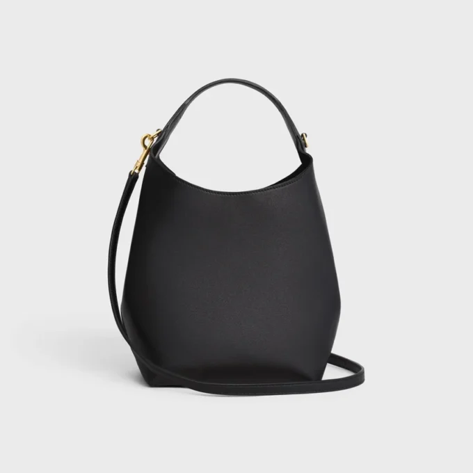 Borsa Hobo piccola in morbida pelle di vitello liscia Borsa Hobo piccola in morbida pelle di vitello liscia