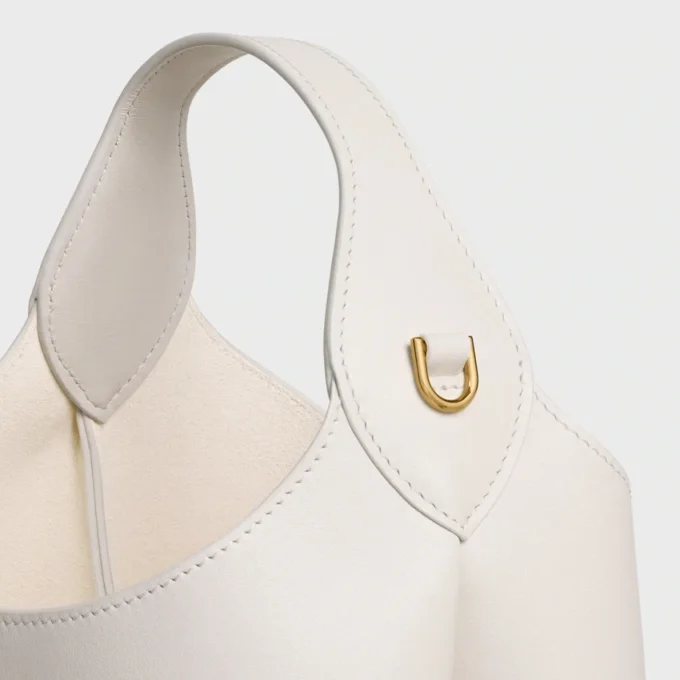 Borsa Hobo piccola in morbida pelle di vitello liscia Borsa Hobo piccola in morbida pelle di vitello liscia