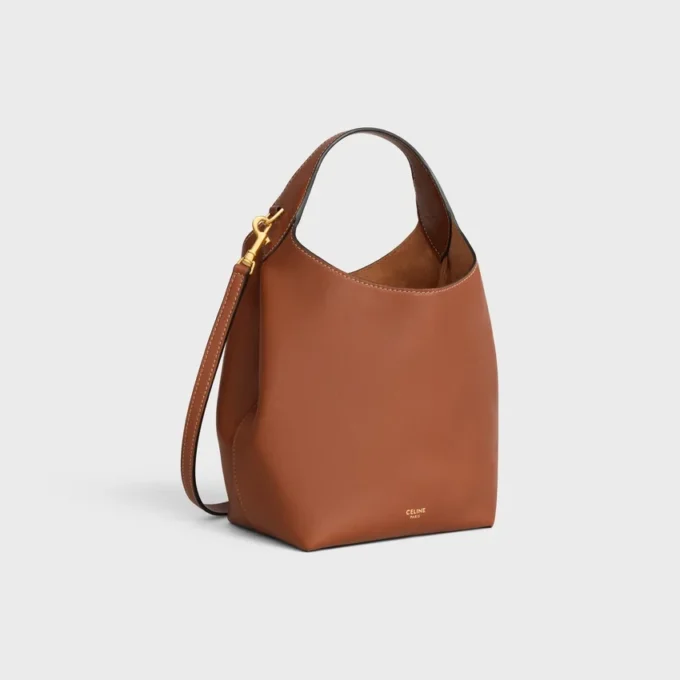 Borsa Hobo piccola in morbida pelle di vitello liscia Borsa Hobo piccola in morbida pelle di vitello liscia