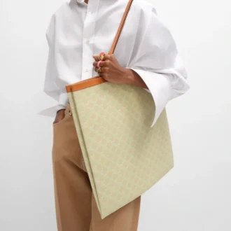Borsa shopper grande in Triomphe Canvas
