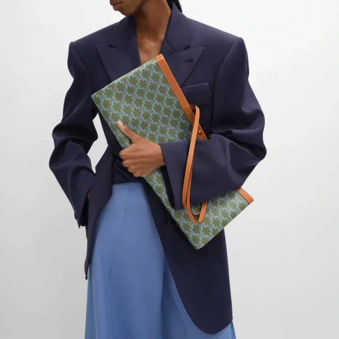 Borsa shopper grande in Triomphe Canvas Borsa shopper grande in Triomphe Canvas