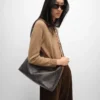 Borsa shopper morbida in Triomphe Canvas e pelle di vitello Borsa shopper morbida in Triomphe Canvas e pelle di vitello