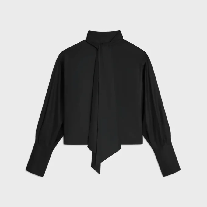 Camicia corta con collo alla lavallière in twill di seta Camicia corta con collo alla lavallière in twill di seta