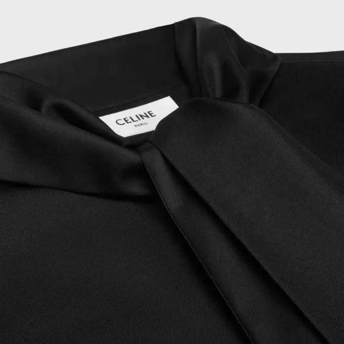 Camicia corta con collo alla lavallière in twill di seta Camicia corta con collo alla lavallière in twill di seta