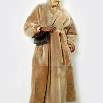Cappotto avvolgente in montone