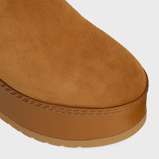 CELINE Dana – Mule con zeppa in pelle di vitello scamosciata CELINE Dana – Mule con zeppa in pelle di vitello scamosciata