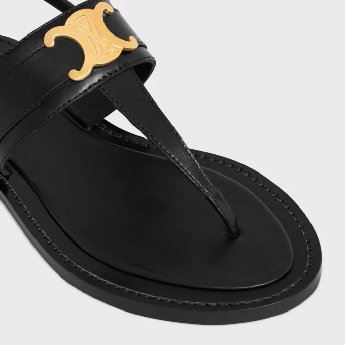 CELINE Lympia Triomphe Thong in pelle di vitello CELINE Lympia Triomphe Thong in pelle di vitello