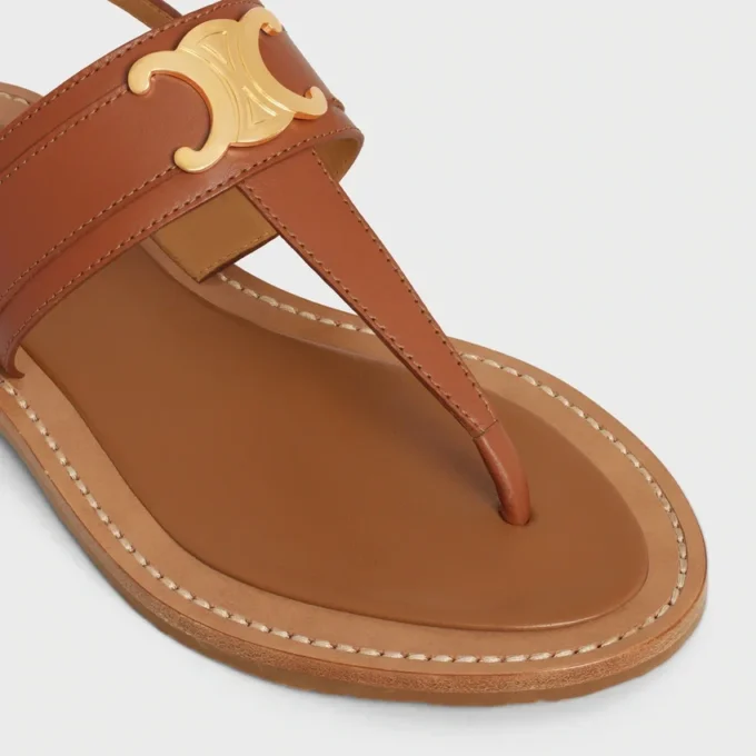 CELINE Lympia Triomphe Thong in pelle di vitello CELINE Lympia Triomphe Thong in pelle di vitello