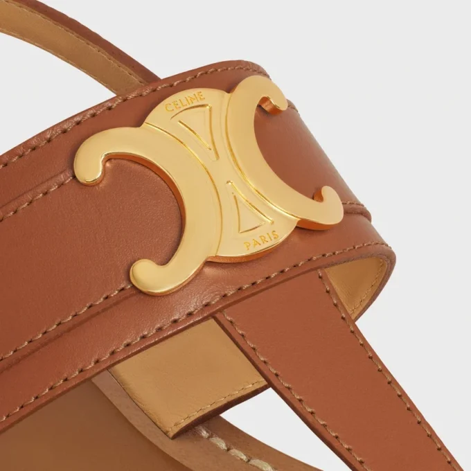 CELINE Lympia Triomphe Thong in pelle di vitello CELINE Lympia Triomphe Thong in pelle di vitello
