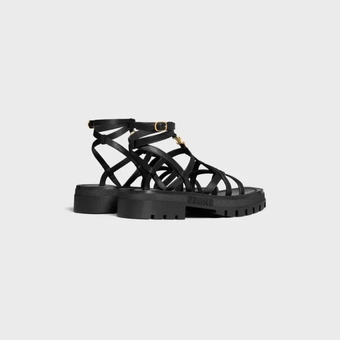 CELINE – Sandali con cinturini Clea Triomphe in pelle di vitello – Concia vegetale CELINE – Sandali con cinturini Clea Triomphe in pelle di vitello – Concia vegetale