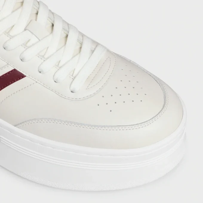 CELINE – Sneakers con Block, parte posteriore Triomphe e suola con zeppa in pelle di vitello CELINE – Sneakers con Block, parte posteriore Triomphe e suola con zeppa in pelle di vitello