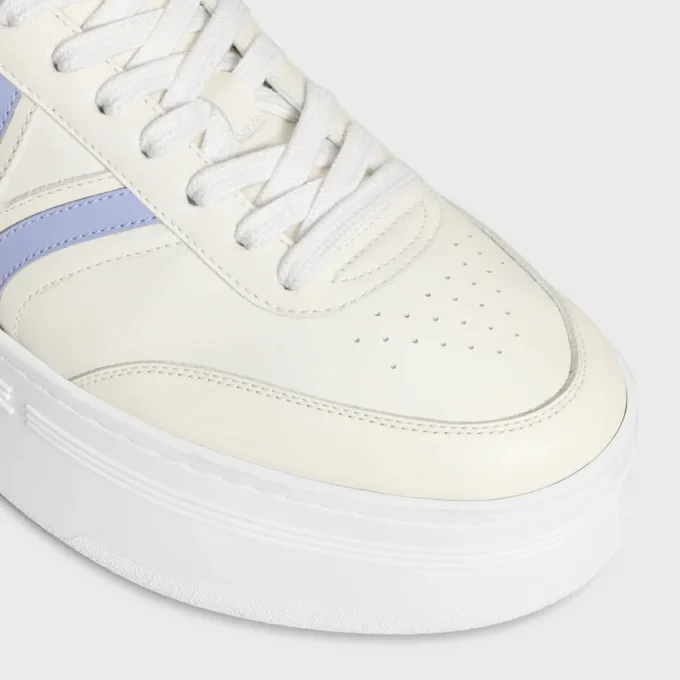 CELINE – Sneakers con Block, parte posteriore Triomphe e suola con zeppa in pelle di vitello CELINE – Sneakers con Block, parte posteriore Triomphe e suola con zeppa in pelle di vitello