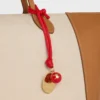 Ciondolo medaglione CELINE in pelle di agnello liscia e metallo Ciondolo medaglione CELINE in pelle di agnello liscia e metallo