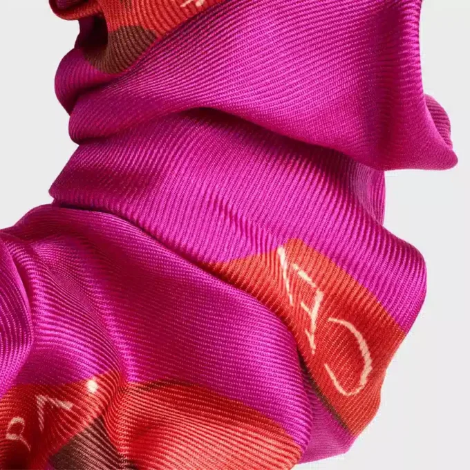 Elastico per capelli CELINE con nastri intrecciati in seta e ottone con finitura dorata Elastico per capelli CELINE con nastri intrecciati in seta e ottone con finitura dorata