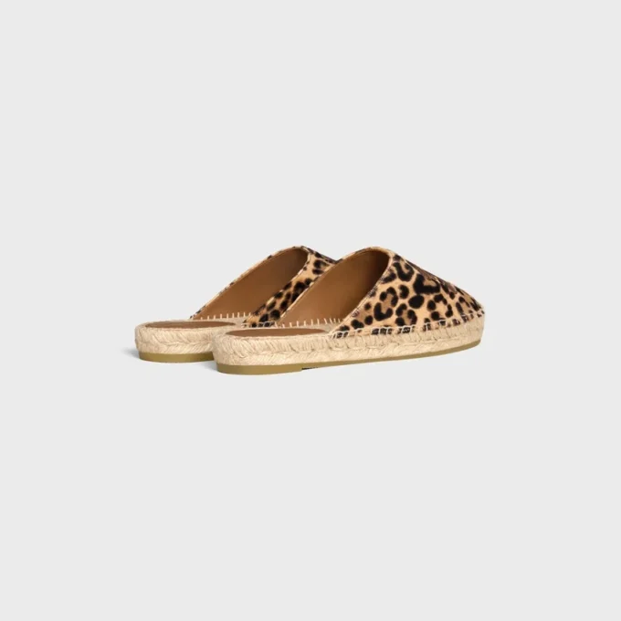 Espadrillas CELINE Mule in pelle di vitello pelosa con stampa leopardata Espadrillas CELINE Mule in pelle di vitello pelosa con stampa leopardata