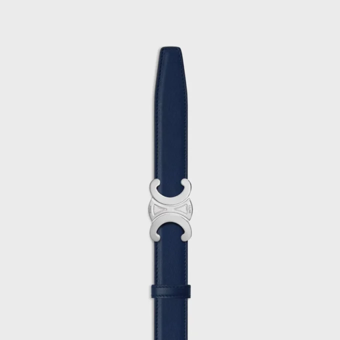 Fibbia Triomphe in metallo e cinturino reversibile da 25 mm in pelle di vitello liscia e martellata Fibbia Triomphe in metallo e cinturino reversibile da 25 mm in pelle di vitello liscia e martellata