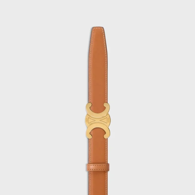 Fibbia Triomphe in metallo e cinturino reversibile da 25 mm in taurillon e pelle di vitello naturale Fibbia Triomphe in metallo e cinturino reversibile da 25 mm in taurillon e pelle di vitello naturale