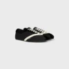 La sneaker piatta in gros grain, velluto, pelle di vitello scamosciata e pelle di agnello La sneaker piatta in gros grain, velluto, pelle di vitello scamosciata e pelle di agnello