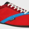 La sneaker piatta in gros grain, velluto, pelle di capra scamosciata e pelle di agnello La sneaker piatta in gros grain, velluto, pelle di capra scamosciata e pelle di agnello