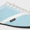 La sneaker piatta in gros grain, velluto, pelle di capra scamosciata e pelle di agnello La sneaker piatta in gros grain, velluto, pelle di capra scamosciata e pelle di agnello