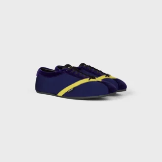 La sneaker piatta in gros grain, velluto, pelle di vitello scamosciata e pelle di agnello