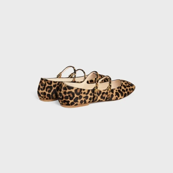 Les Ballerines CELINE Ballerine a doppio cinturino in pelle di vitello pelosa con stampa leopardata Les Ballerines CELINE Ballerine a doppio cinturino in pelle di vitello pelosa con stampa leopardata