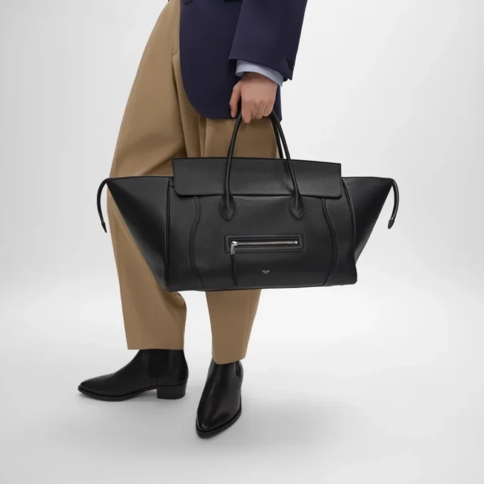 Luggage grande in pelle di vitello martellata Luggage grande in pelle di vitello martellata