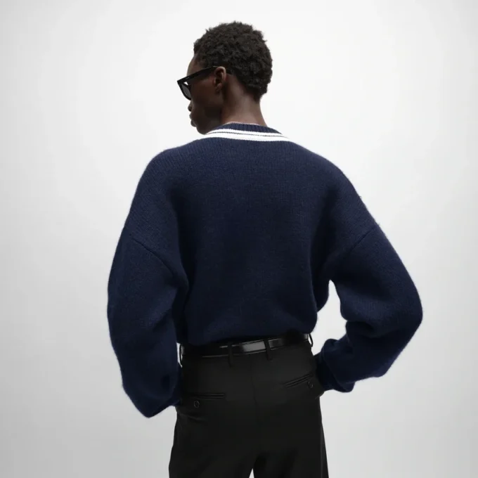 Maglione con scollo a V in cashmere Maglione con scollo a V in cashmere