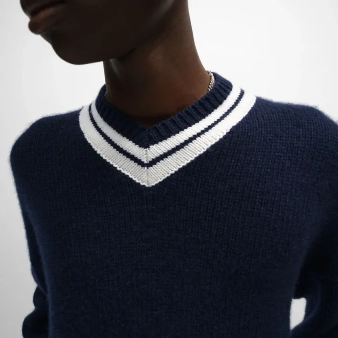 Maglione con scollo a V in cashmere Maglione con scollo a V in cashmere