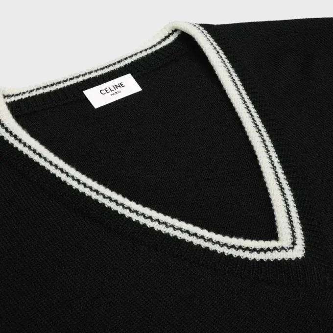Maglione con scollo a V Triomphe in lana Maglione con scollo a V Triomphe in lana