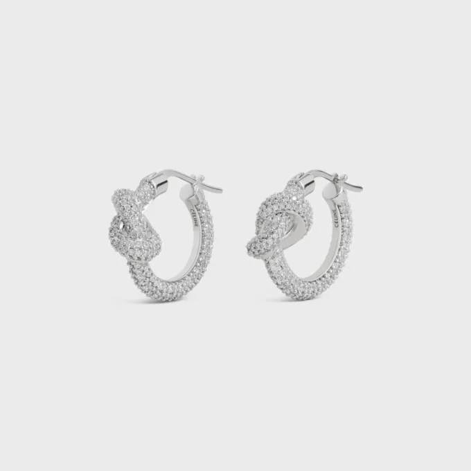 Orecchini a cerchio Knot Sparkle in strass e ottone con finitura in rodio Orecchini a cerchio Knot Sparkle in strass e ottone con finitura in rodio