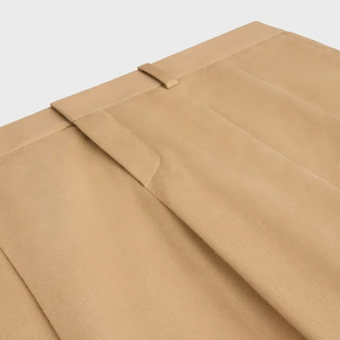 Pantaloni a pieghe in tela di cotone Pantaloni a pieghe in tela di cotone